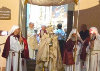 Lipari, la fede si fa arte : lo splendore del Corpus Domini e l'infiorata della salita San Giuseppe