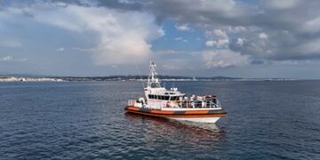 Lipari, la motovedetta CP 332 rientra dalla missione operativa in Albania