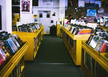 Vinili e musica fisica online: la rivincita degli ecommerce specializzati secondo Ecommerceit
