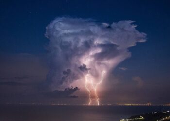 Milazzo : lo spettacolo di un temporale nelle foto di Gabriele Costanzo