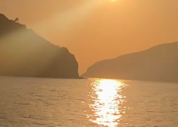 Ferragosto lontano dal caos: Acquacalda, il rifugio di chi ha scelto il mare con più calma