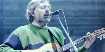 Francesco Guccini, il canto della libertà: la Sicilia generosa e il filo della memoria che arriva fino a Lipari