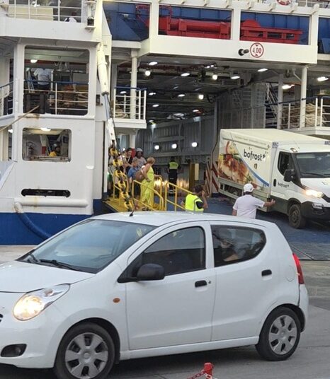 Lipari verso il pienone di Ferragosto: boom di arrivi e sbarchi sull’isola