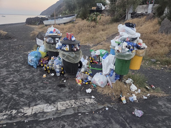 Montecristo (Azione Eolie) :  governare il turismo per salvare le comunità
