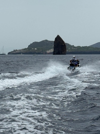 Eolie, controlli in mare della Polizia :
