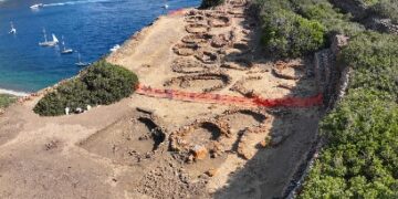 Filicudi, dopo quasi 60 anni riprendono gli scavi alla Montagnola di Capo Graziano