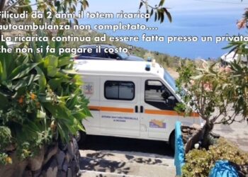 A Filicudi l'ambulanza attende una ricarica da 2 anni