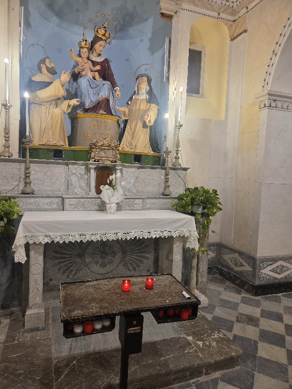 Alla vigilia di Ognissanti, la luce della fede illumina il camposanto 1