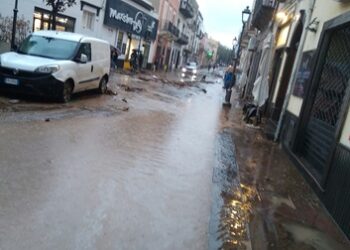 Lipari, alluvione e disagi: le immagini dai social